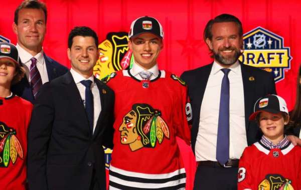 Grattis till Chicago Blackhawks för att ha säkrat förstavalet i draften, Connor Bedard