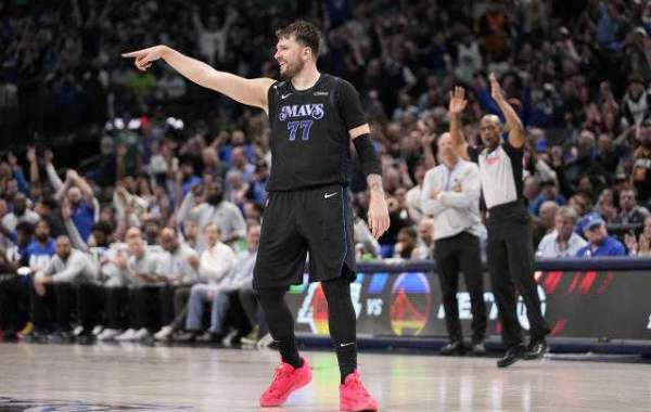 Saison régulière NBA, les Mavericks battent les Suns 123-113