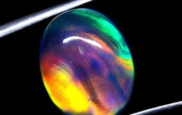 Cosmic Symphony: The Changing Shades of Aurora Opal